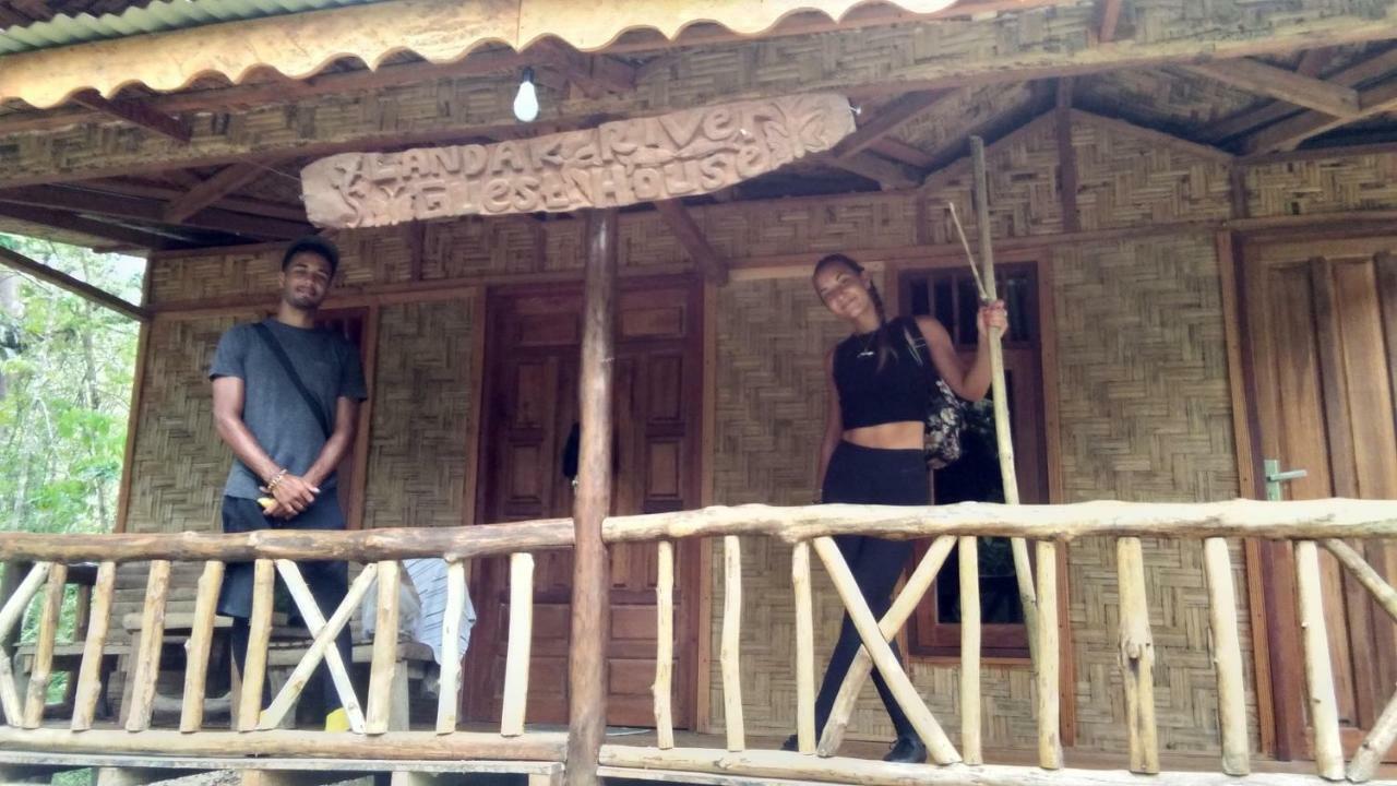 Landak River Guest House Only Trekking With Us Букит-Лаванг Экстерьер фото