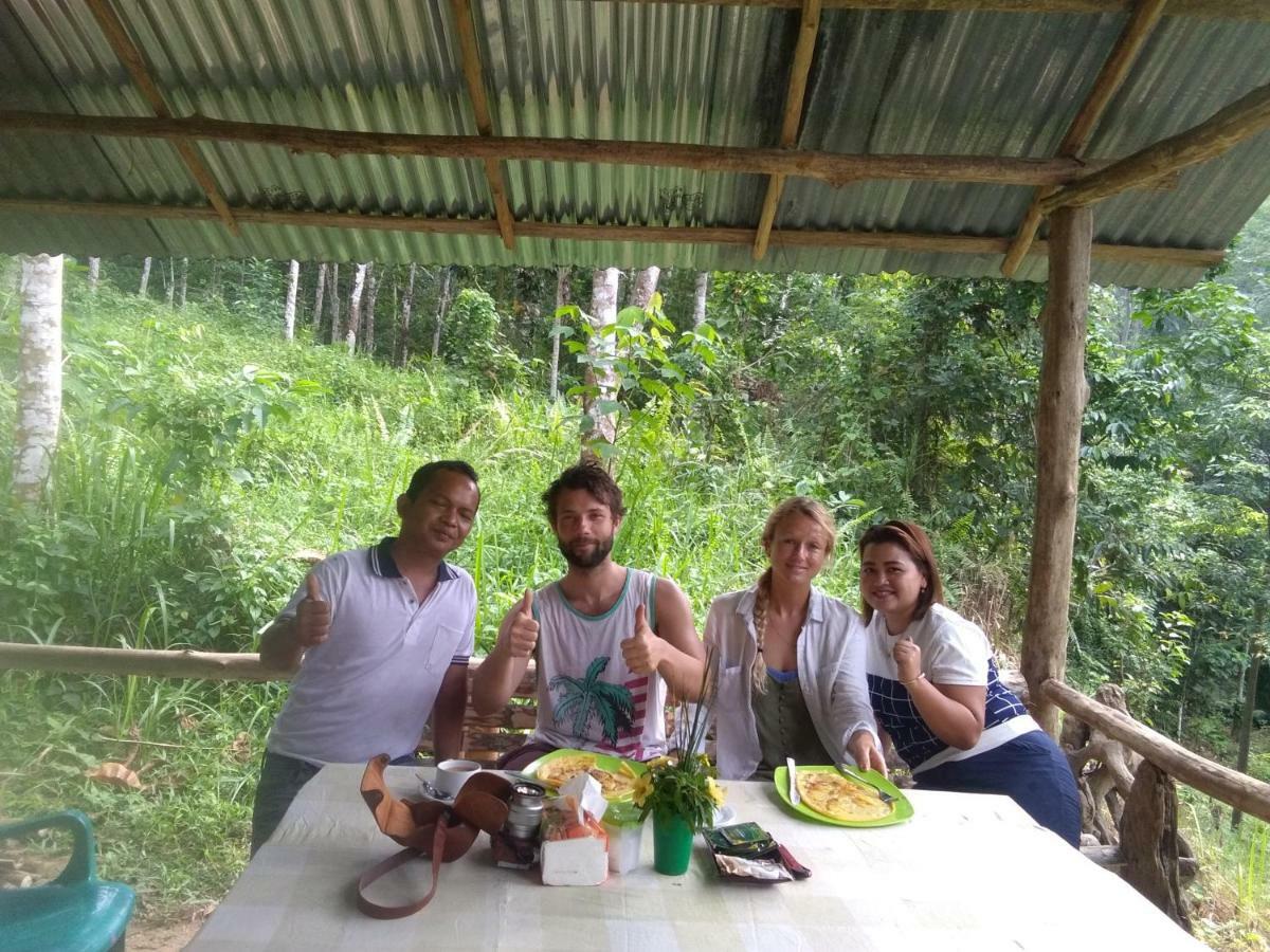 Landak River Guest House Only Trekking With Us Букит-Лаванг Экстерьер фото